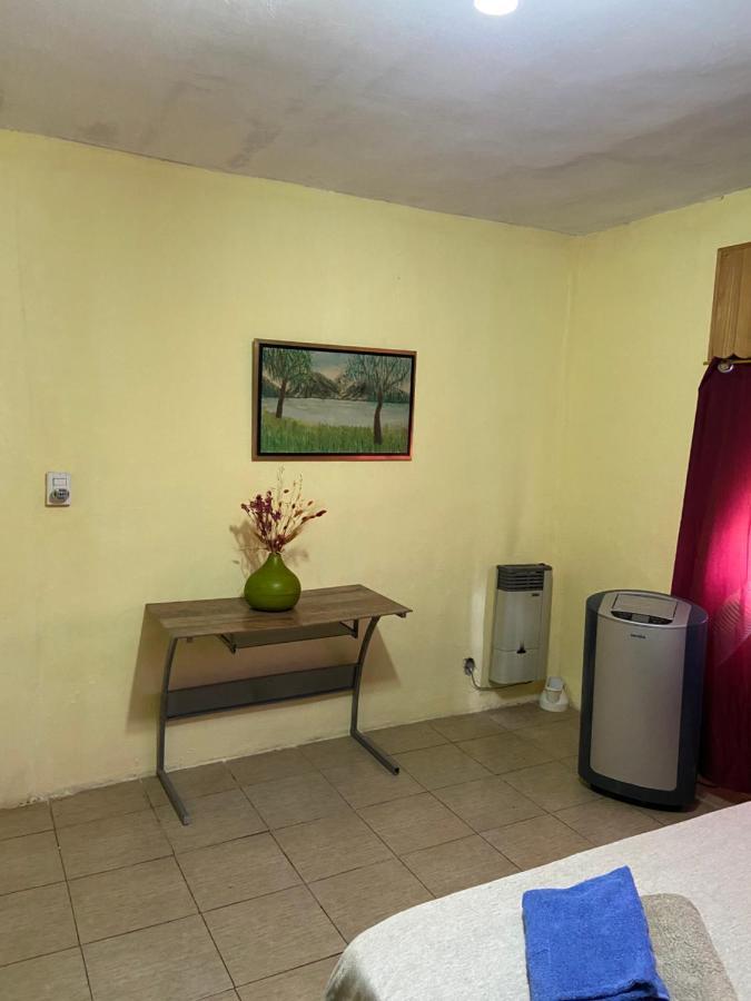 Luis'S House Ezeiza Airport Hotel Monte Grande Bagian luar foto