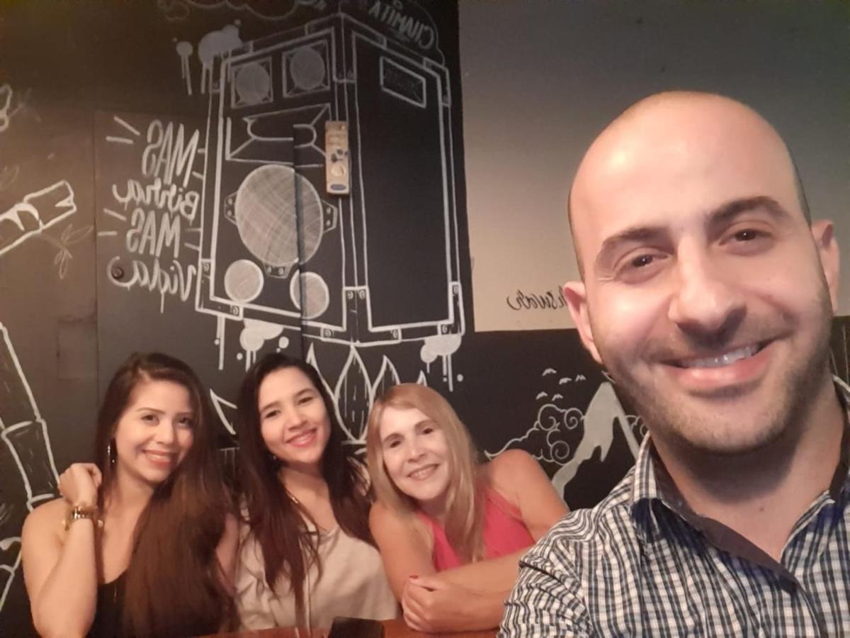 Luis'S House Ezeiza Airport Hotel Monte Grande Bagian luar foto