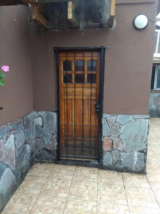 Luis'S House Ezeiza Airport Hotel Monte Grande Bagian luar foto